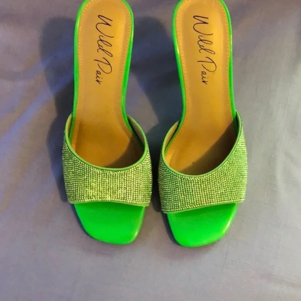 Wild Pair Sparkling Green Slide Sandals - Picture 3 of 7